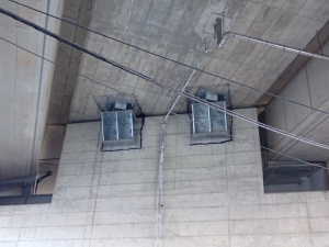 富沢駅ホーム桁移動防止装置設置工事